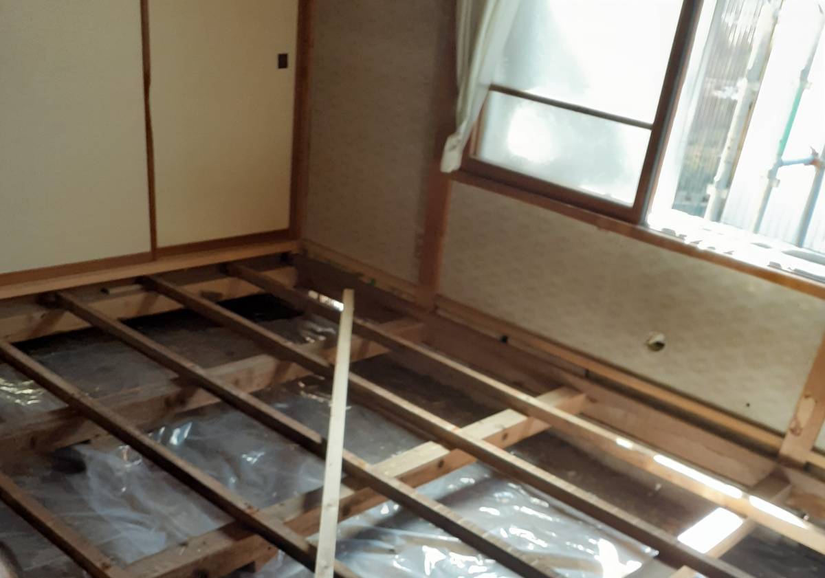 鎌田トーヨーの【青森市】畳から床フローリングに張替ましたの施工前の写真2