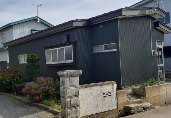 鎌田トーヨー住器の【青森市 浪岡】外壁　金属サイディング　張り替えました施工事例写真1