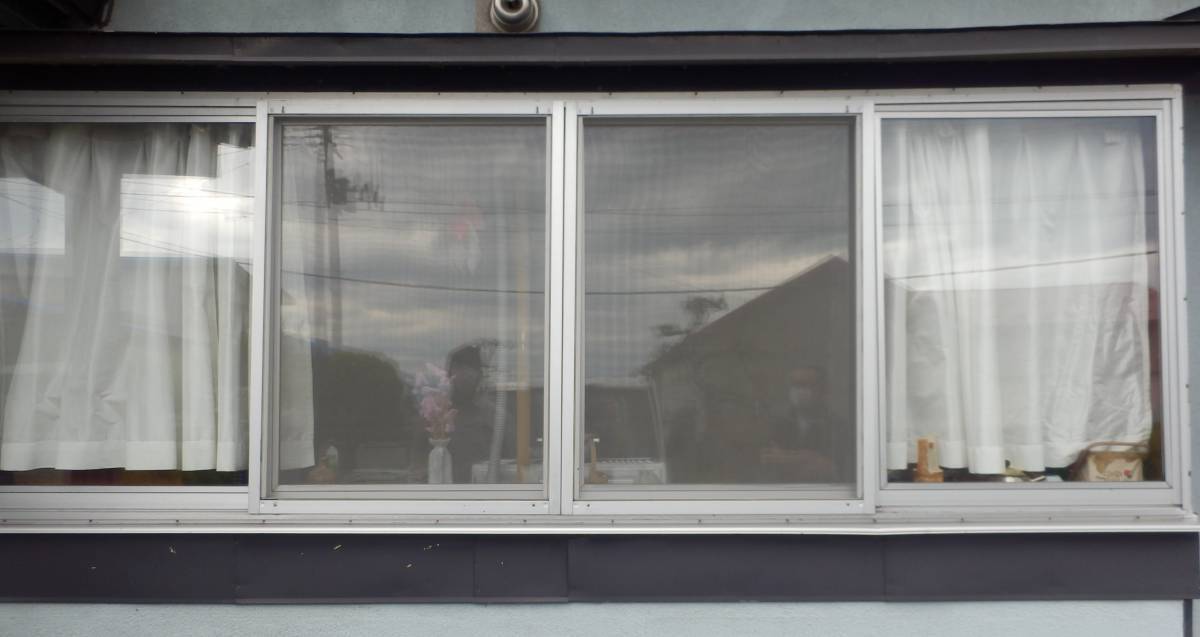 鎌田トーヨー住器の【藤崎町】窓が大きすぎる(>_<)　サッシ取り替えました！の施工前の写真1