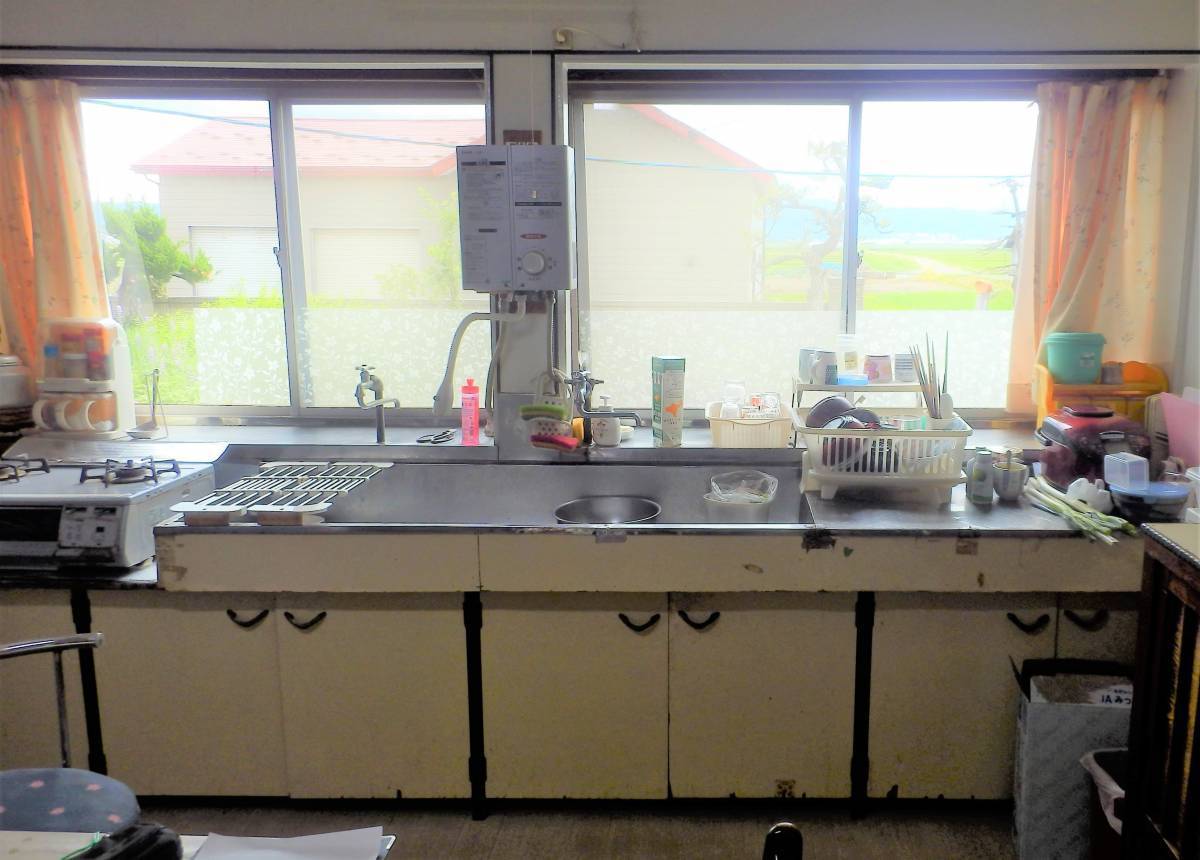 鎌田トーヨーの【藤崎町】高さが合わない(>_<)　キッチン取り替えました！の施工前の写真1
