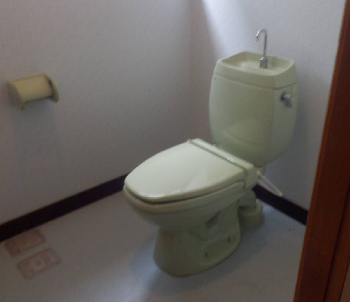 鎌田トーヨー住器の【藤崎町】凍結で故障(>_<)トイレ取り替えました！の施工前の写真1