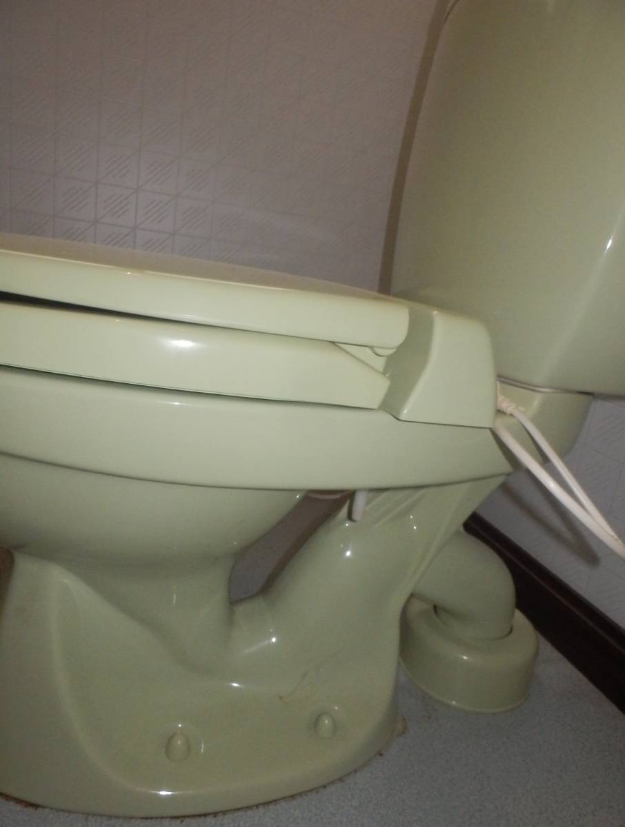 鎌田トーヨー住器の【藤崎町】凍結で故障(>_<)トイレ取り替えました！の施工前の写真2