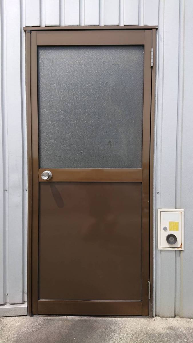 FBT新白河店のドアのパネル交換を施工しました。の施工後の写真2