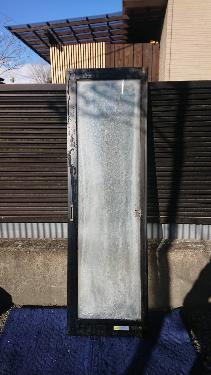 FBT新白河店の内部結露が発生してしまったペアガラスを交換しました。の施工前の写真1