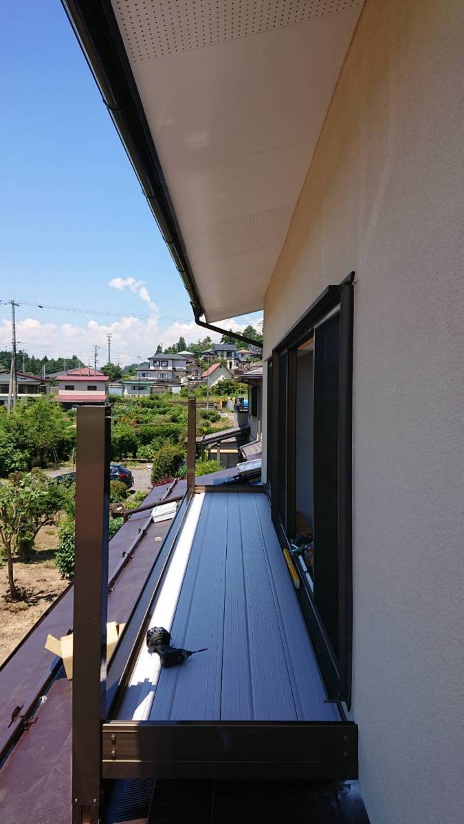FBT新白河店の屋根の上の有効活用　屋根置式ベランダの施工後の写真1