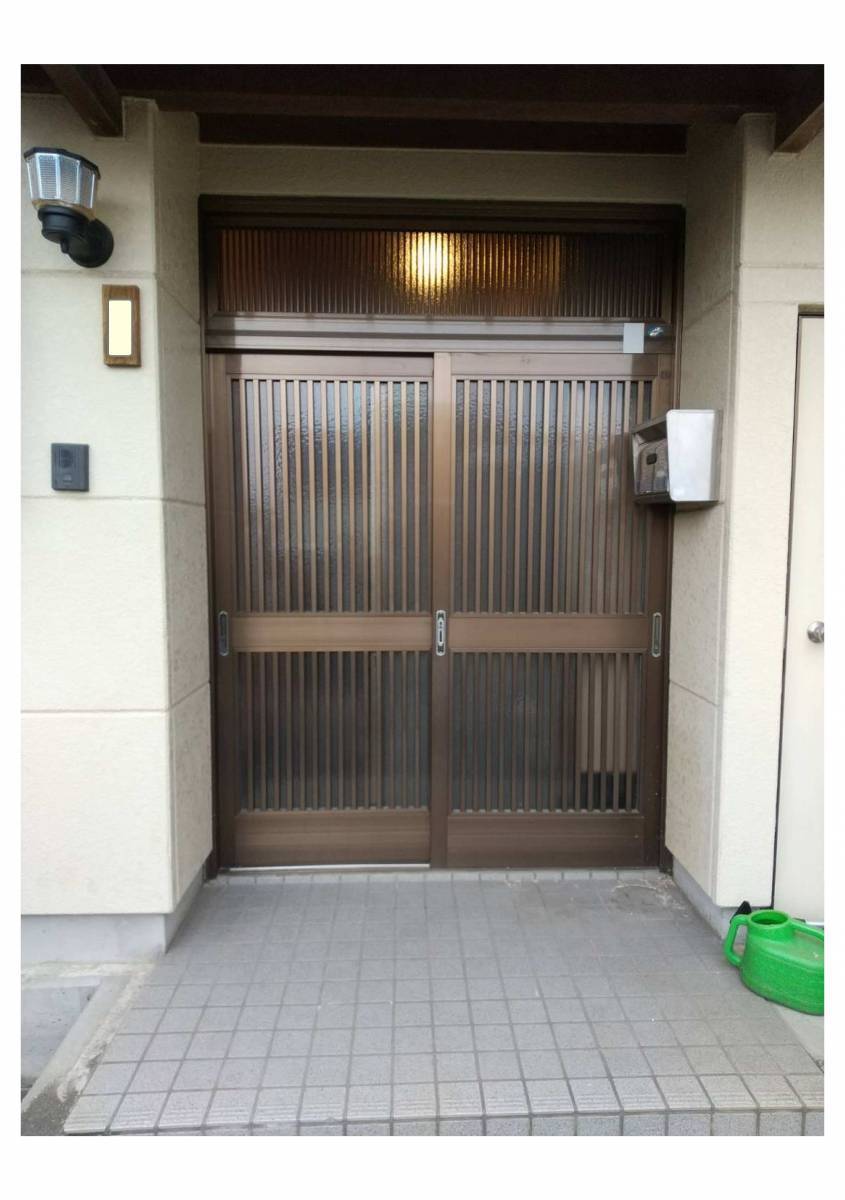 FBT新白河店の和風の玄関がたった半日で洋風の玄関に変わりました(≧▽≦)の施工前の写真1