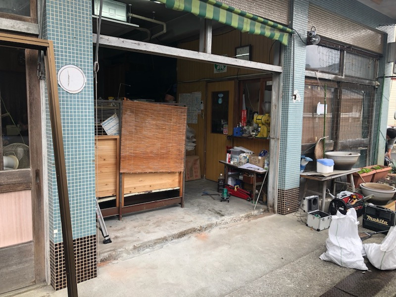 アリックスの店舗の引戸交換の施工前の写真2