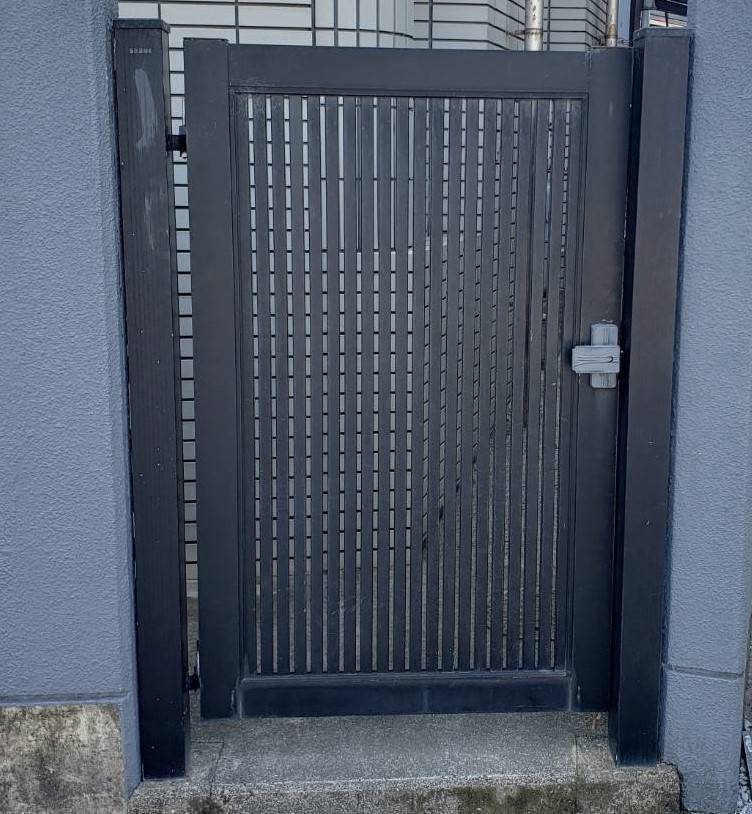 アリックスの門扉取替錠の施工前の写真1