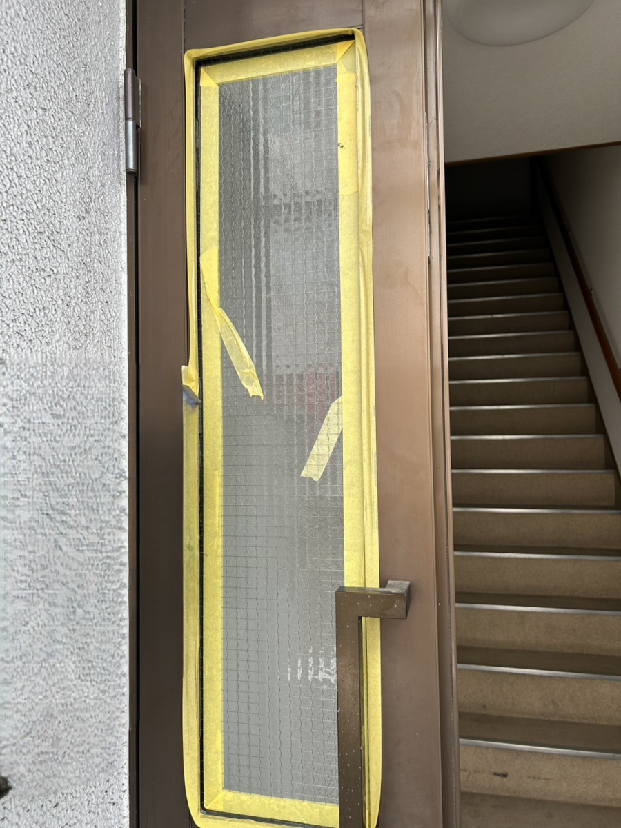 アリックスのガラス交換工事の施工前の写真2