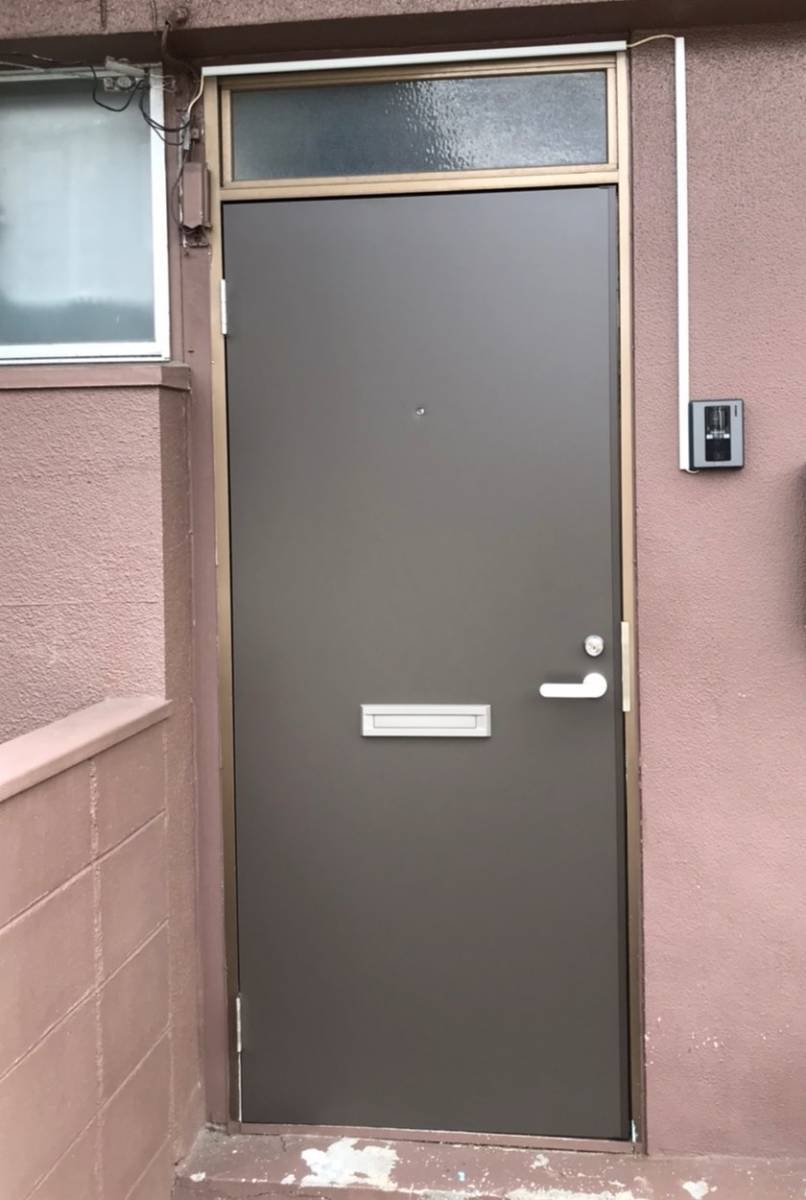 アリックスのアパート玄関ドア交換の施工後の写真1