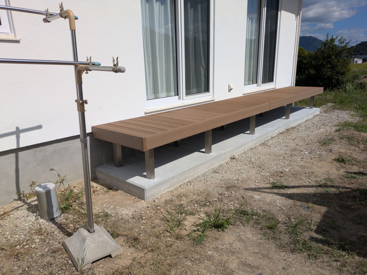 アリックスのウッドデッキ「樹ら楽ステージ木彫」を設置しましたの施工後の写真3