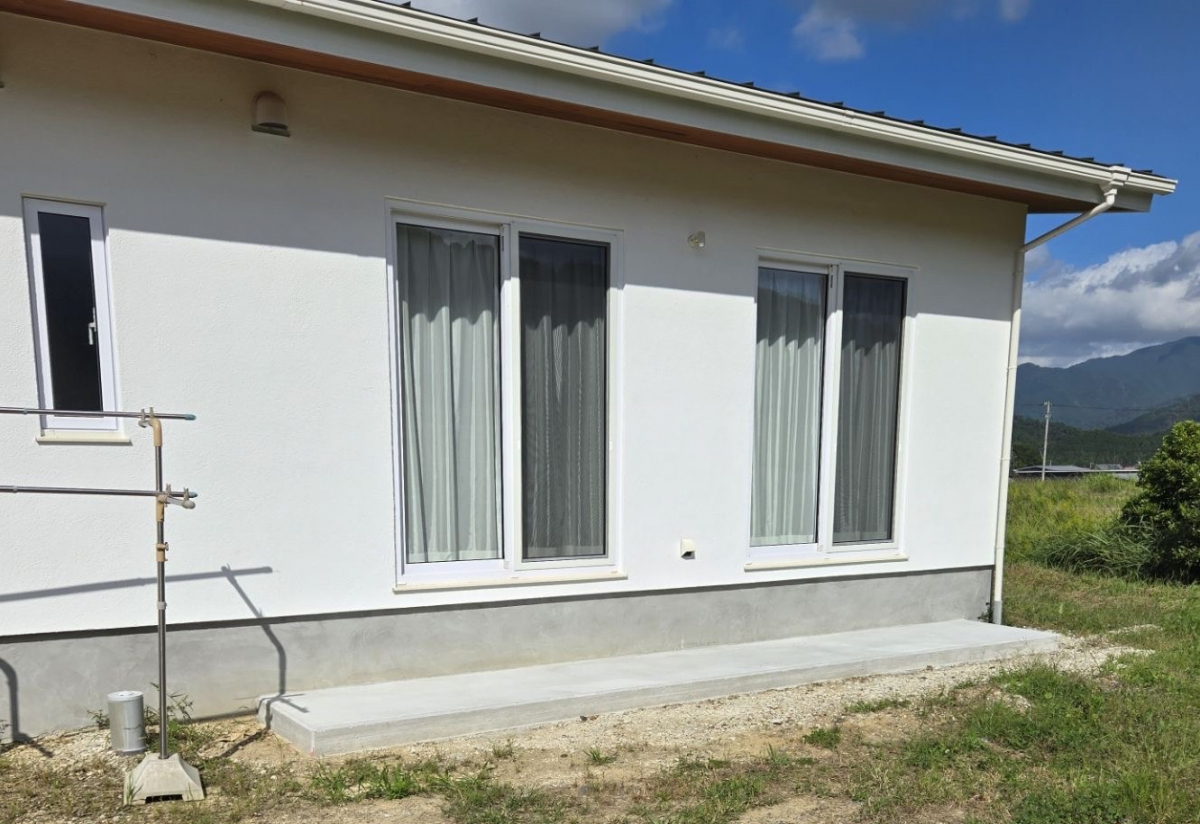 アリックスのウッドデッキ「樹ら楽ステージ木彫」を設置しましたの施工前の写真1