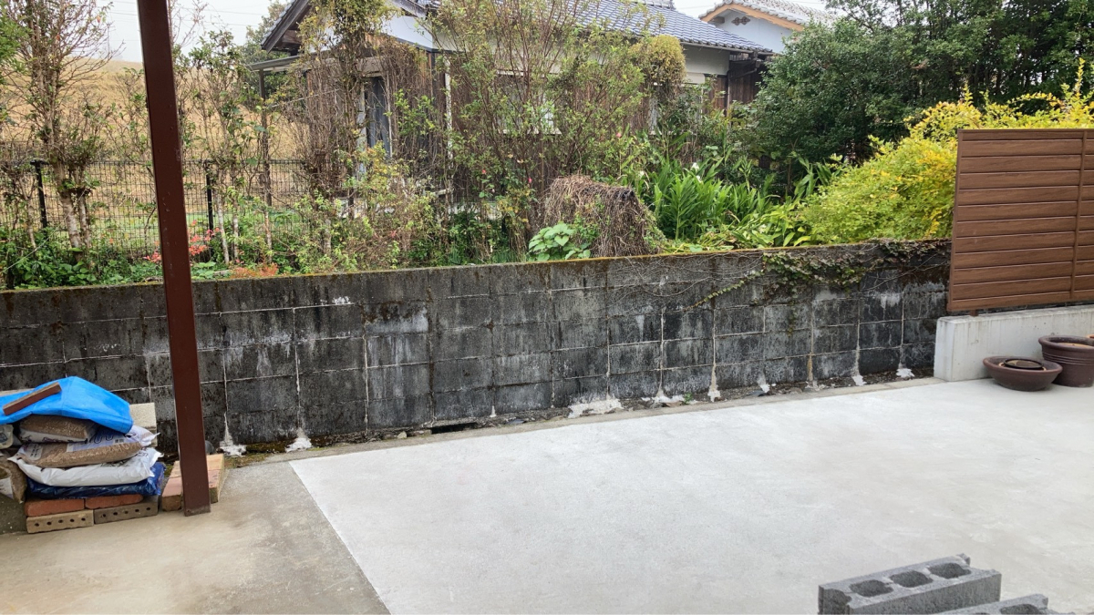 アリックスの物置設置工事　北宇和郡現場の施工前の写真1