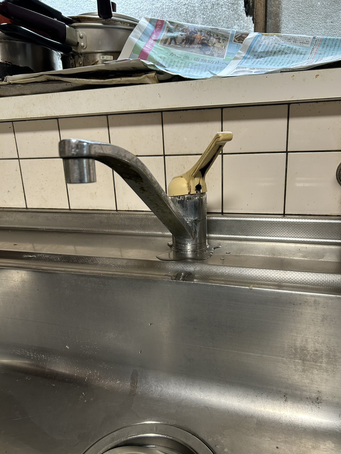 アリックスの【宇和島市】キッチンの蛇口をリフレッシュ！使いやすさ抜群のシングルレバー混合栓へ交換の施工前の写真1