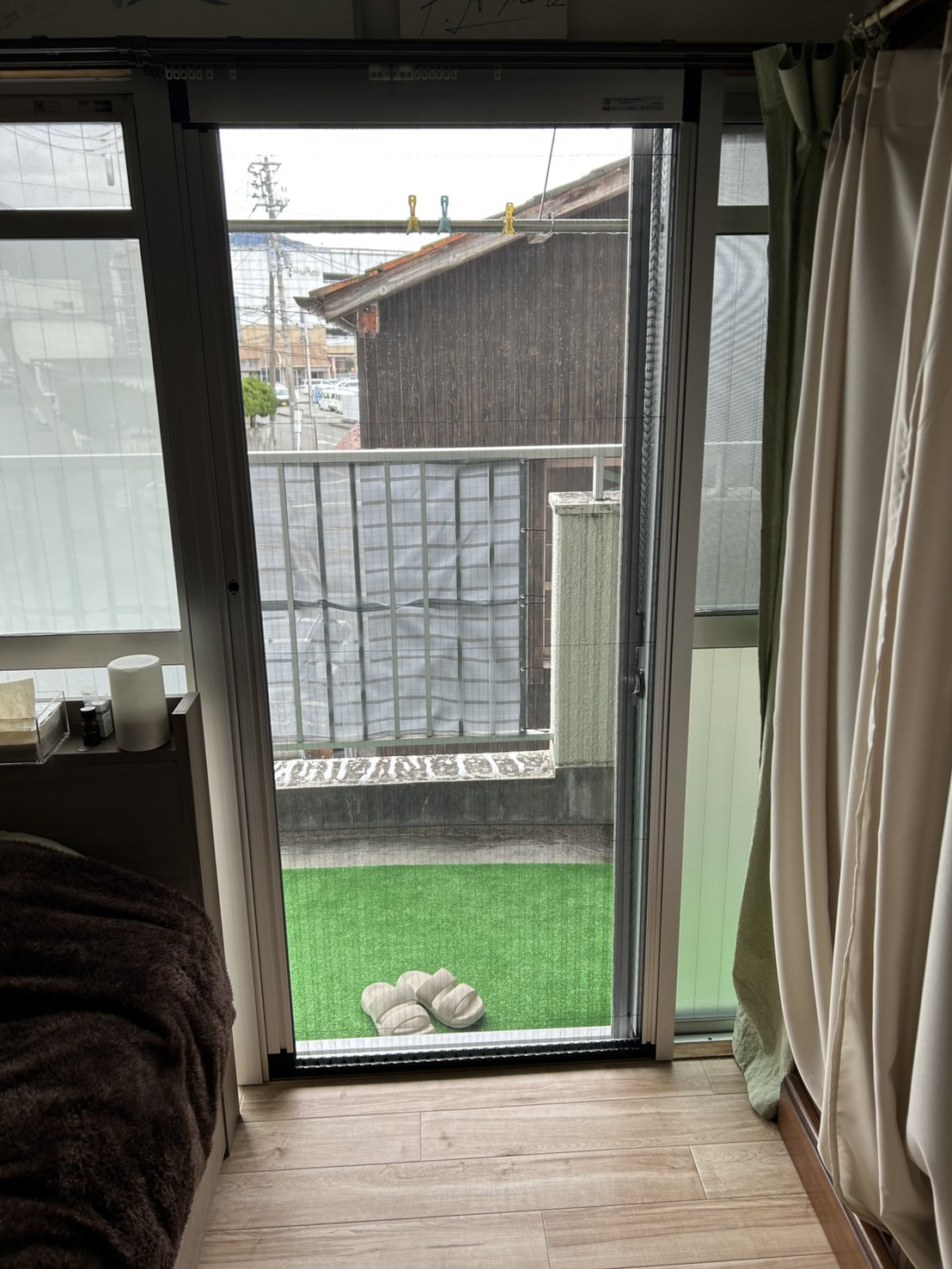 アリックスのビル用サッシの悩みを解決！「しまえるんですα」で左側でも網戸が可能にの施工後の写真1