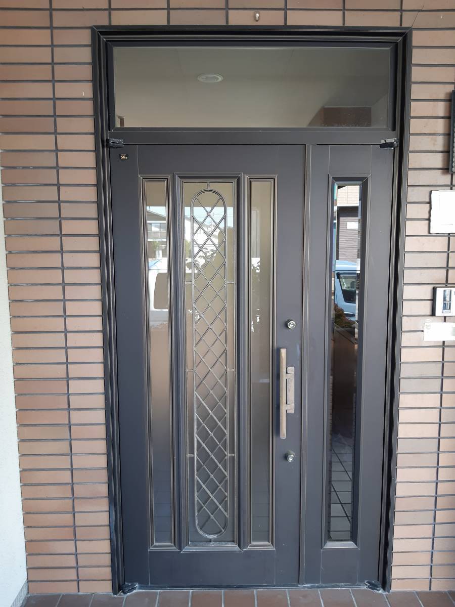 鳴和トーヨー住器のリシェント玄関ドア３のご紹介の施工前の写真1