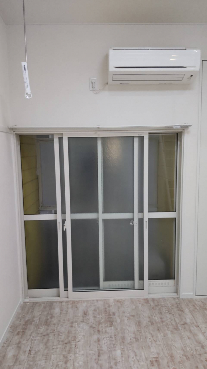 鳴和トーヨー住器の内窓インプラス施工の施工後の写真1
