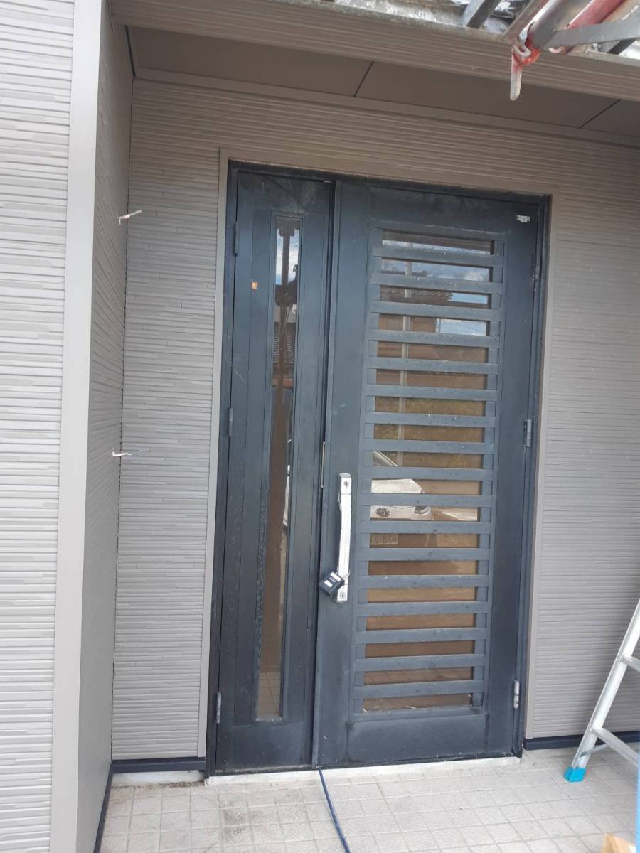 鳴和トーヨー住器の某様邸【リシェント玄関ドア３】完成しました。の施工前の写真1