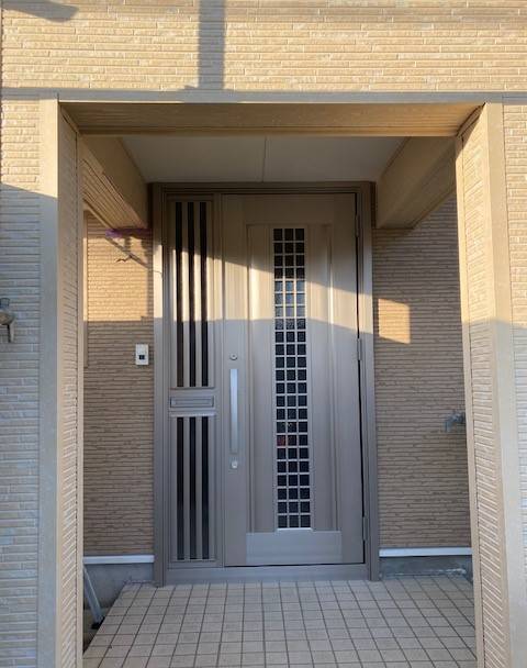 鳴和トーヨー住器のY様邸【リシェント玄関ドア３】完成しました。の施工後の写真1