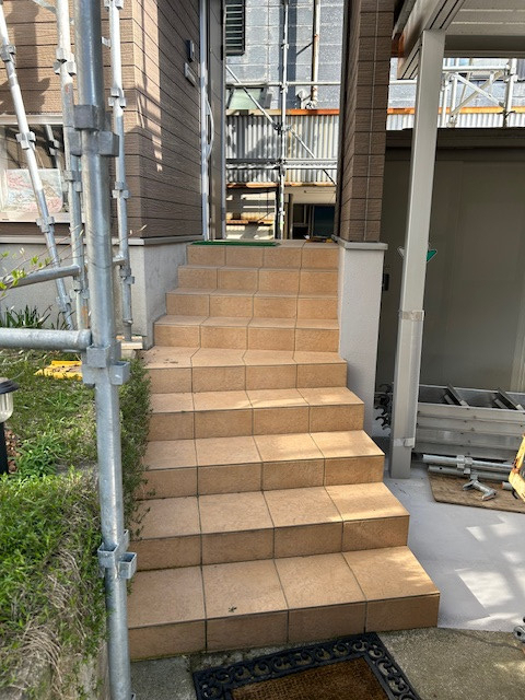 鳴和トーヨー住器のグリップライン施工の施工前の写真1