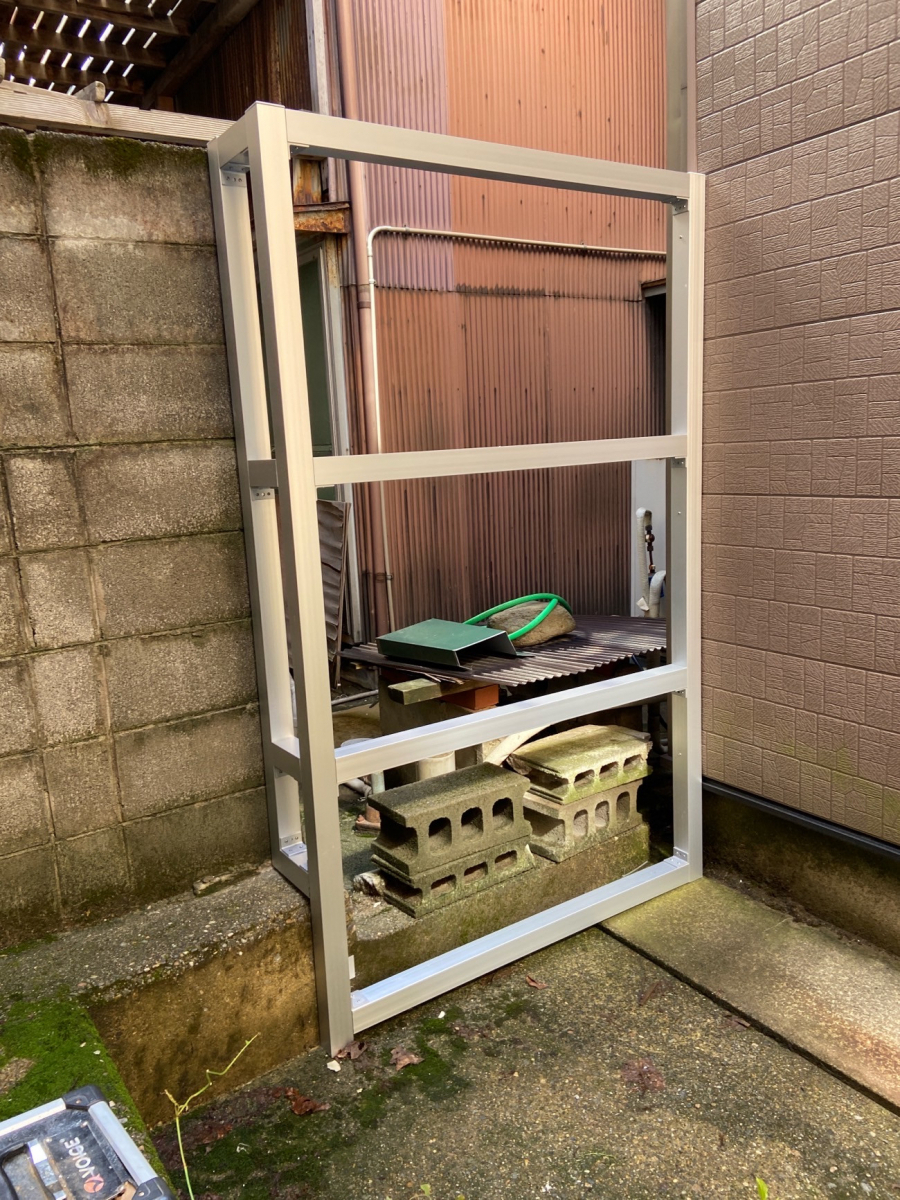 鳴和トーヨー住器の目隠しフェンス設置の施工前の写真1