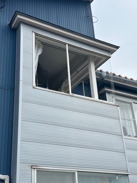 鳴和トーヨー住器のガラス割れ替え工事の施工後の写真2