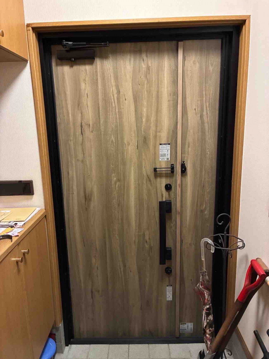 鳴和トーヨー住器のリシェント玄関ドアの施工後の写真2