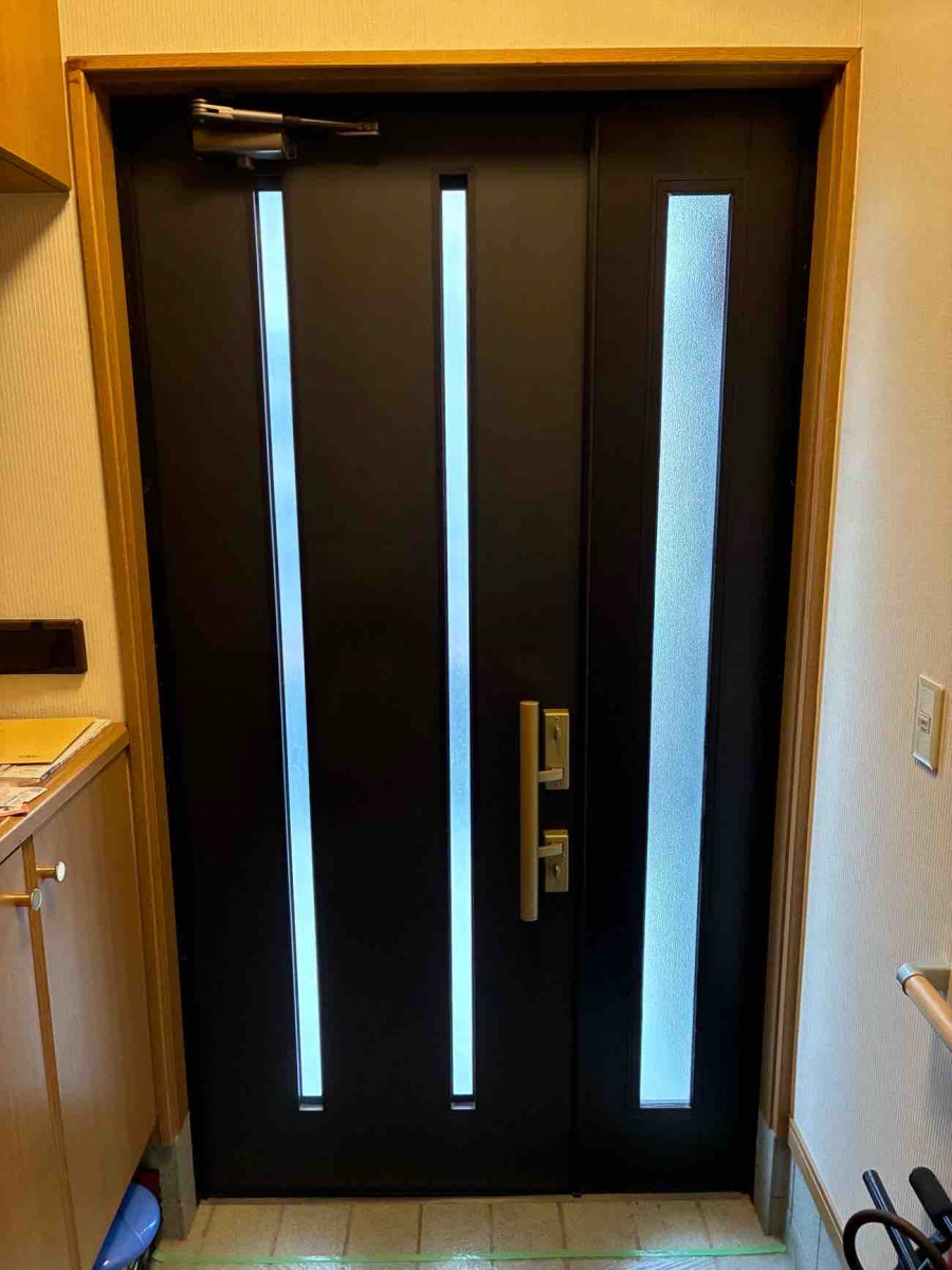 鳴和トーヨー住器のリシェント玄関ドアの施工前の写真2
