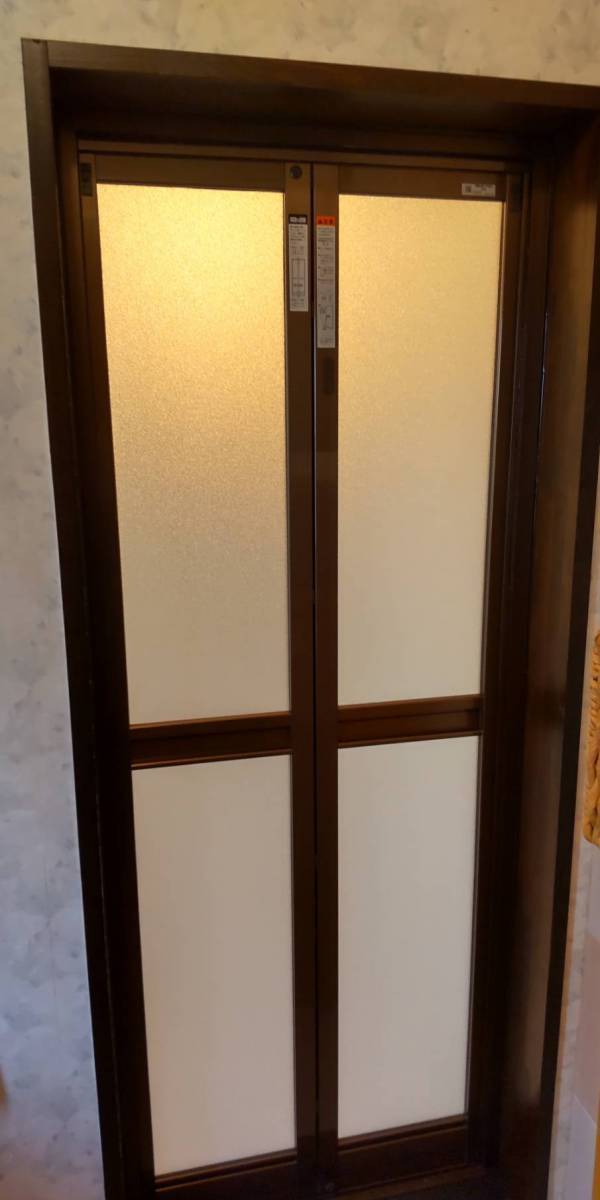 鳴和トーヨー住器の金沢市のI様邸の【リフォーム用浴室ドア】取付完成しました。の施工後の写真2