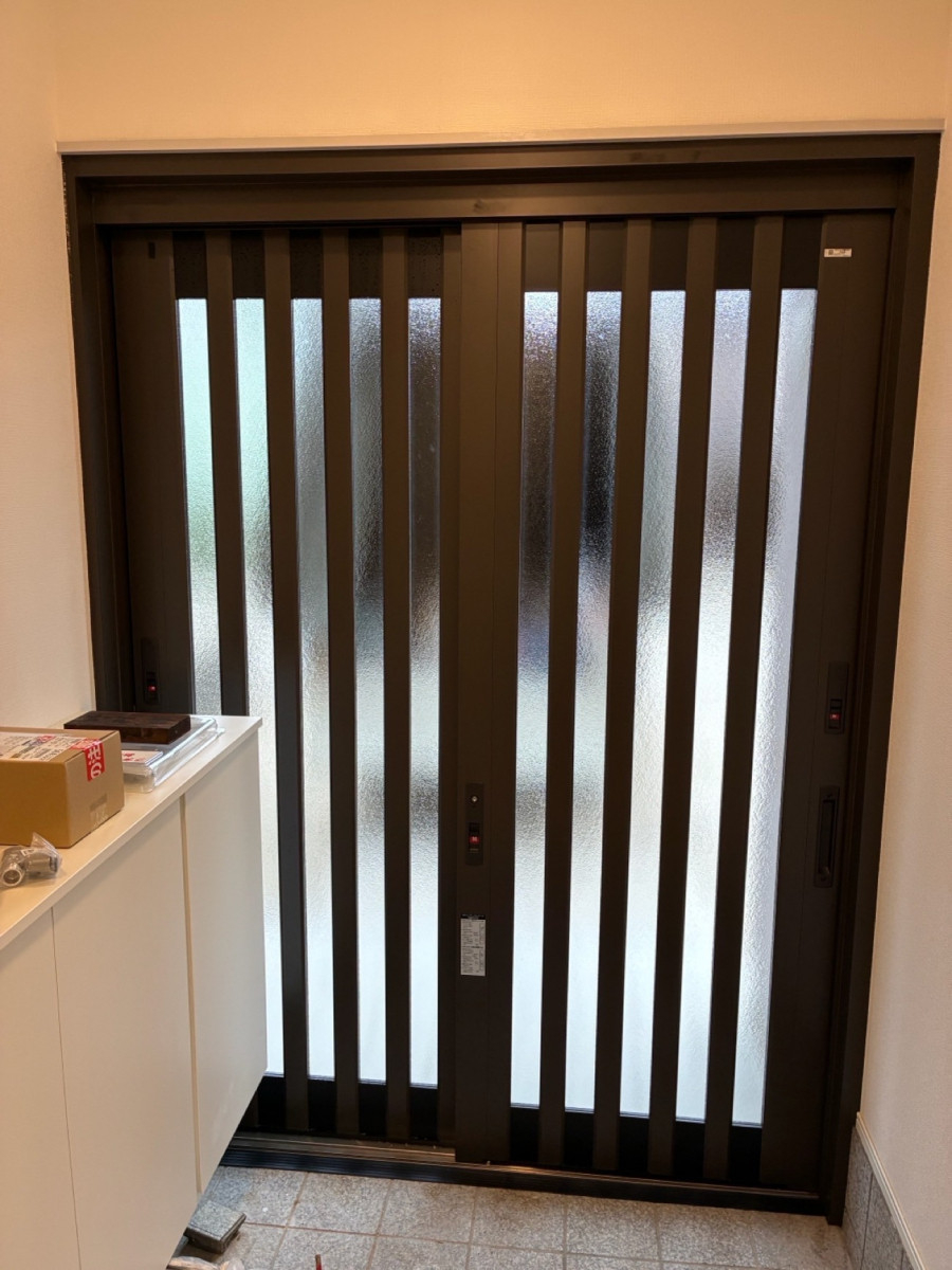 鳴和トーヨー住器のリシェント玄関引戸2の施工後の写真2