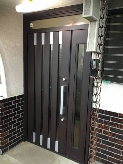 茂木トーヨー住器　茂木の玄関ドア断熱仕様になりました。施工事例写真1