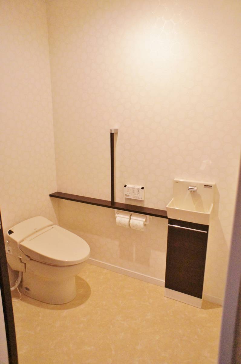 茂木トーヨー住器　茂木のトイレ広く新しくしました。栃木県宇都宮市の施工後の写真1
