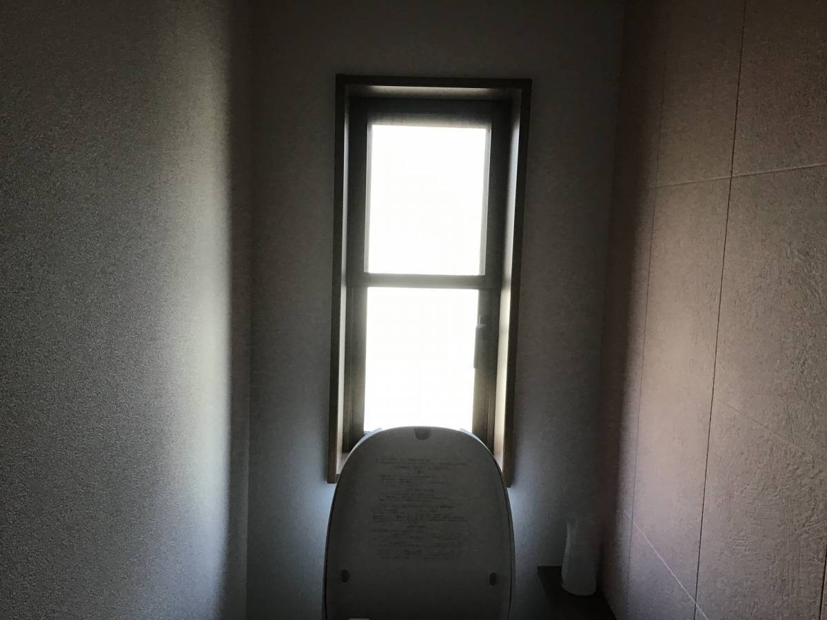 茂木トーヨー住器　茂木のトイレに断熱効果追加しました。芳賀郡芳賀町の施工前の写真1