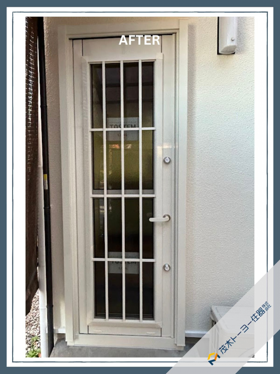 茂木トーヨー住器　茂木の操作不良の採風勝手口ドアのカバー工法の施工事例の施工後の写真1