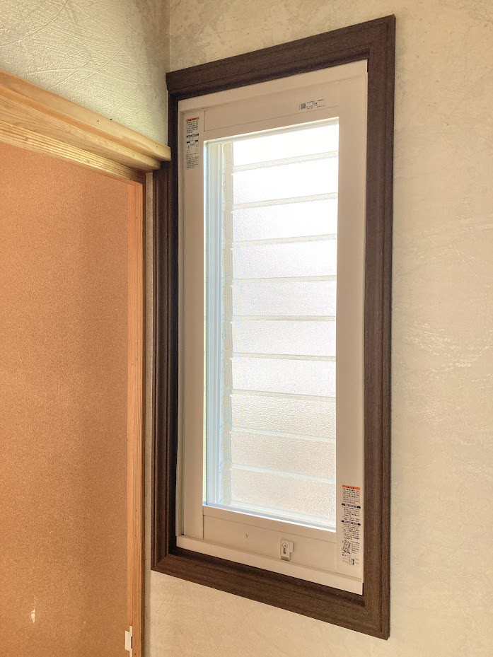 山商トーヨー住器の冬の洗面所が寒すぎる…結露と冷気のお悩みを解消！の施工後の写真1