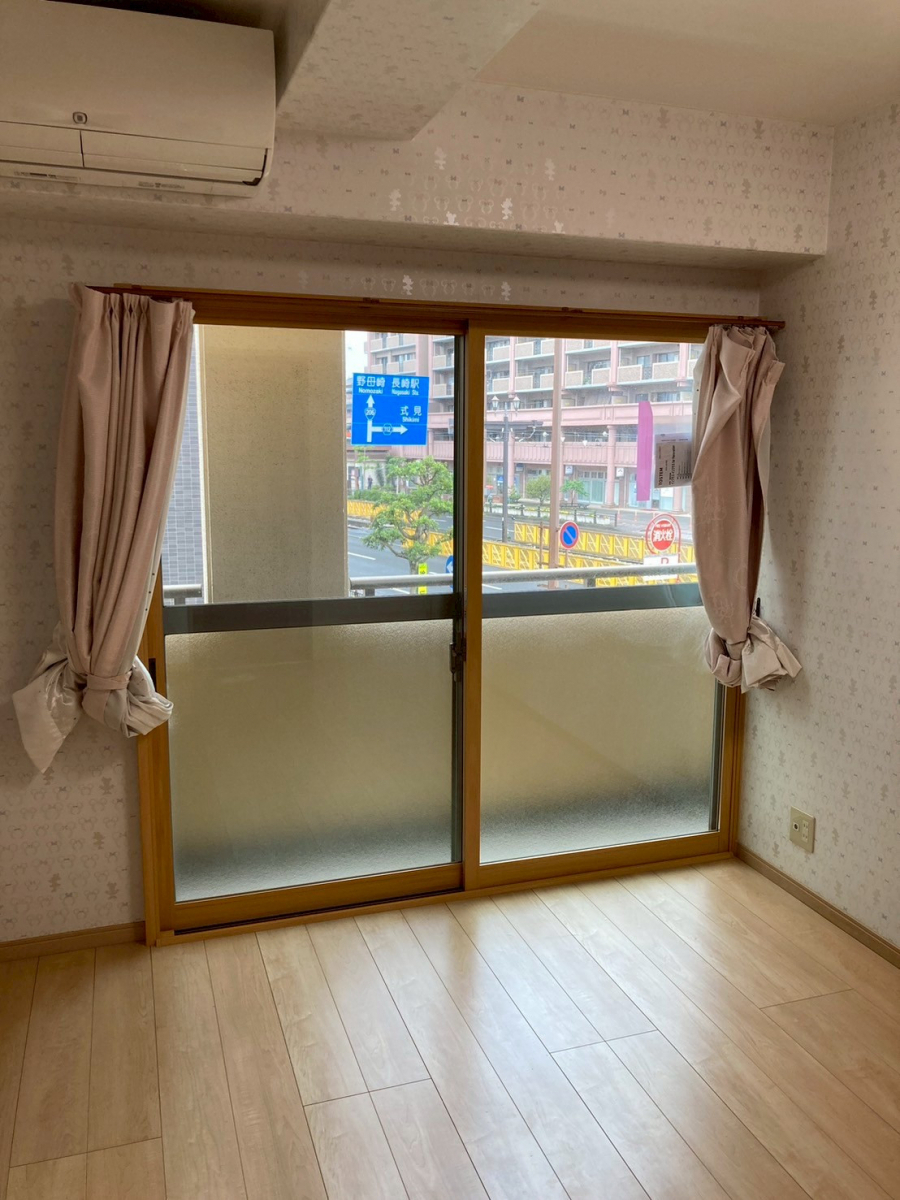 山商トーヨー住器の【外からの音・冬の寒さをW対策】マンションに内窓「インプラス」取付で快適生活にの施工後の写真1