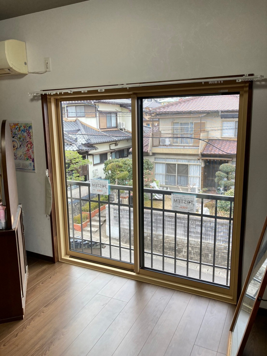 山商トーヨー住器の【断熱・防音・結露対策に！】古い窓を最新の取替窓《リプラス》にリフォームの施工後の写真1