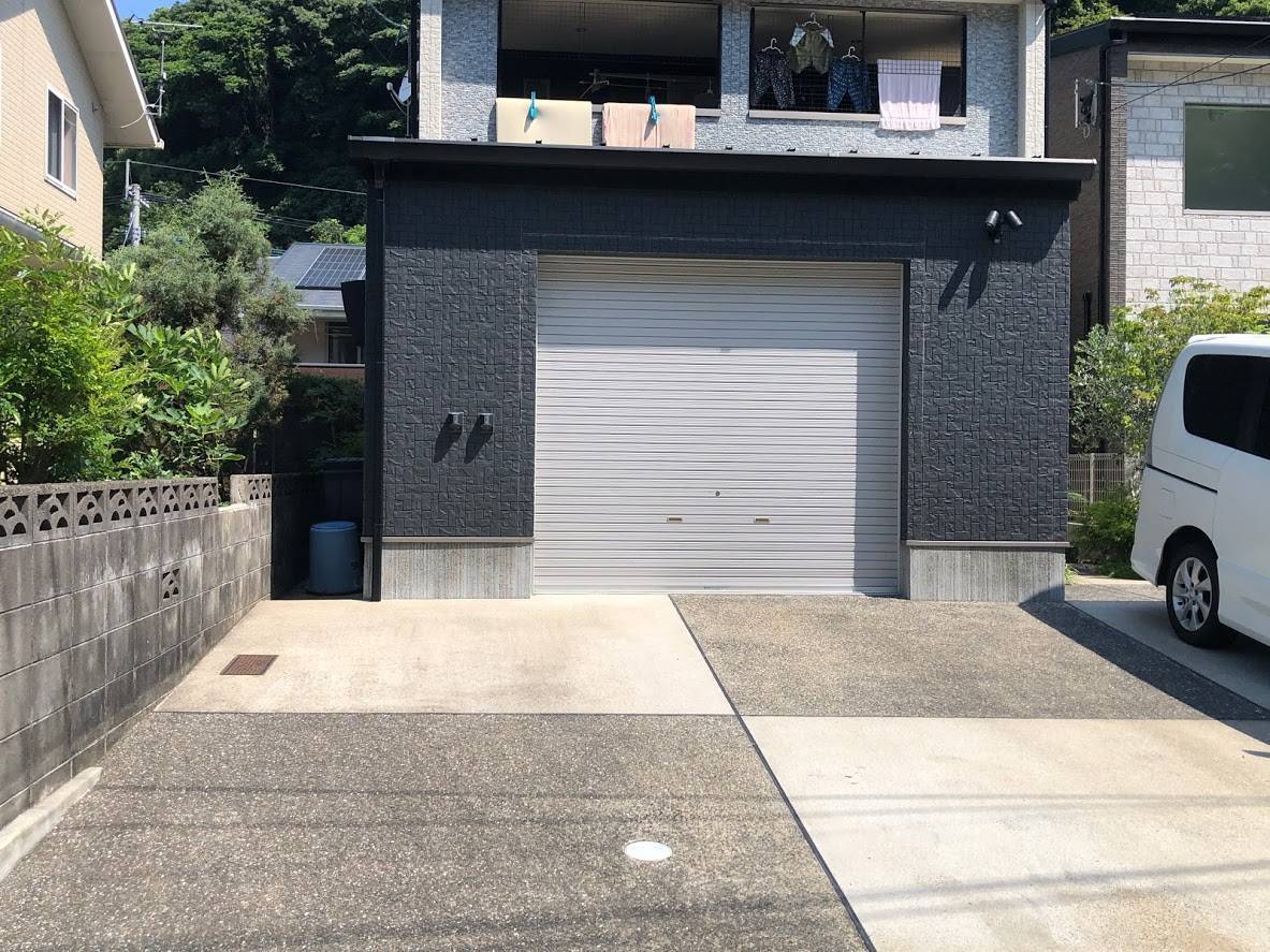 山商トーヨー住器の長崎市　3台用カーポート取り付けの施工前の写真2