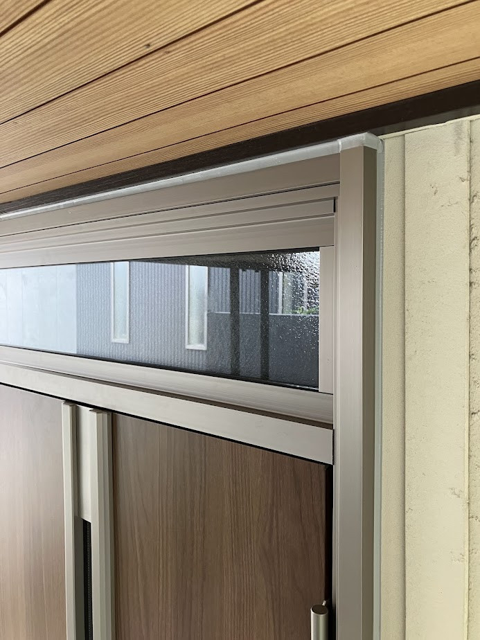 山商トーヨー住器の片袖タイプの玄関ドアをリシェントでリフォーム！施工事例紹介の施工後の写真2