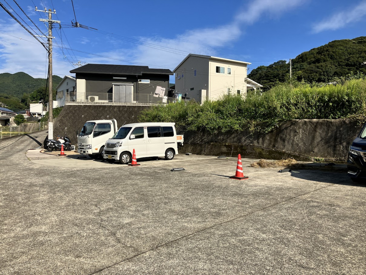 山商トーヨー住器のスマートな外観に!リクシルカーポートSW設置リフォームの施工前の写真1