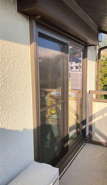 山商トーヨー住器のたった１日で住まいが変わる! 窓交換で明るいバルコニーへの施工後の写真1