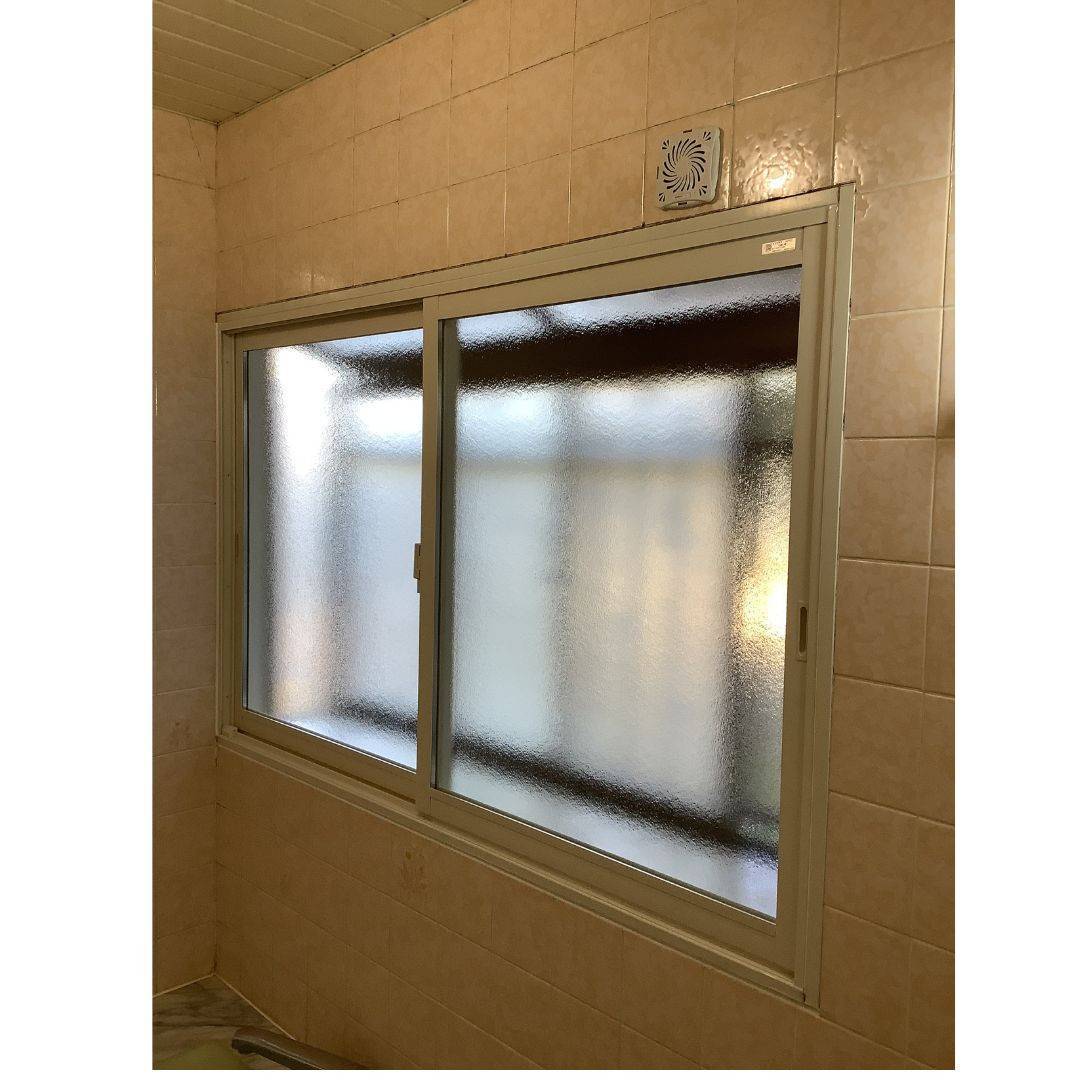 茂木トーヨー住器　宇都宮の浴室を温かく！内窓取付工事ですの施工後の写真1