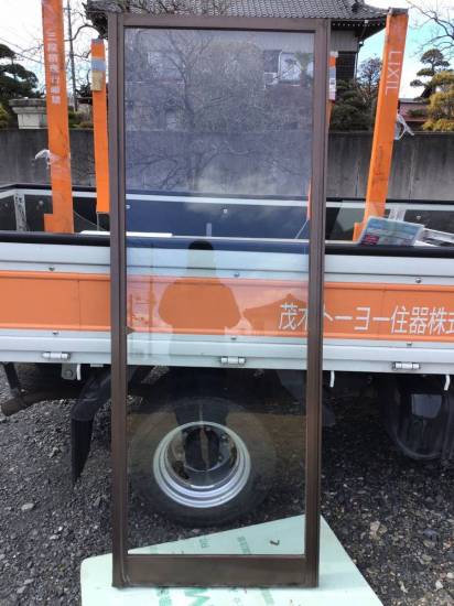 茂木トーヨー住器　宇都宮のガラス割れ、交換しました。栃木県益子町施工事例写真1