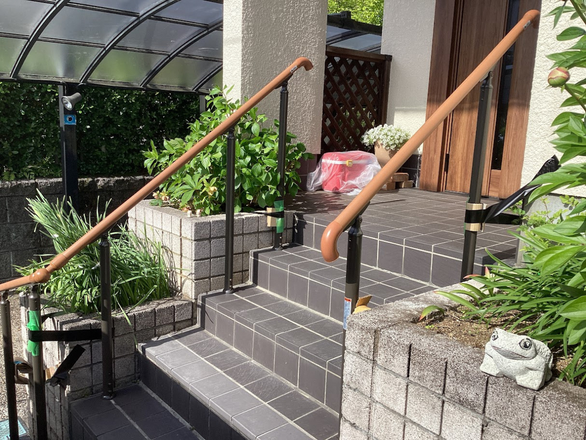 茂木トーヨー住器 宇都宮の玄関アプローチにグリップライン‼安全性・安心感を増しました。の施工後の写真1