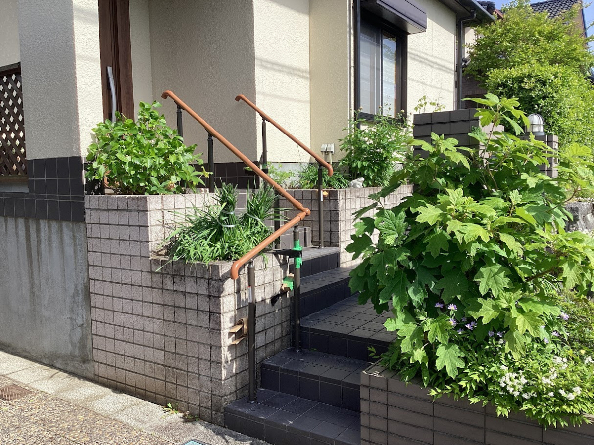 茂木トーヨー住器 宇都宮の玄関アプローチにグリップライン‼安全性・安心感を増しました。の施工後の写真2