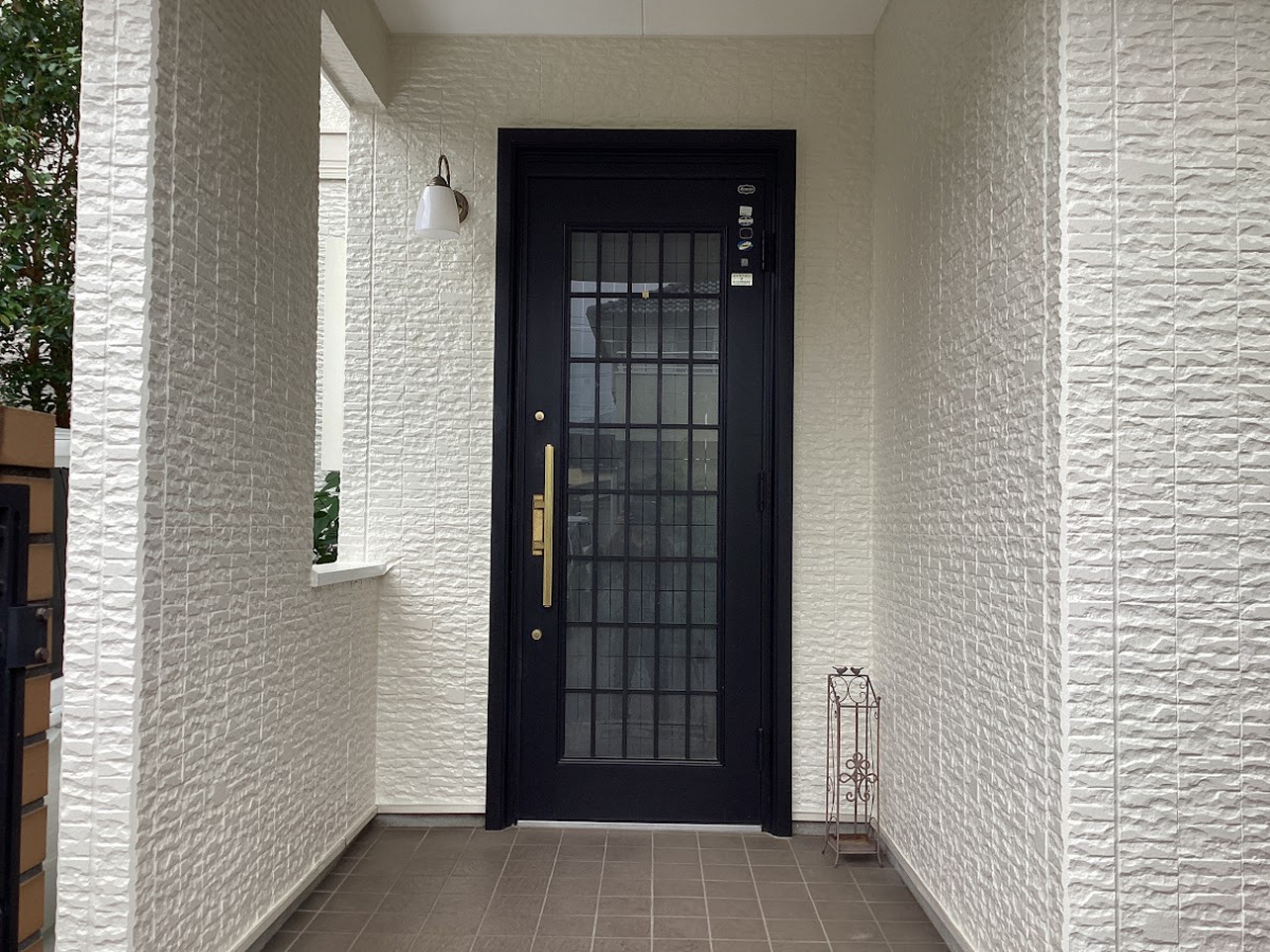茂木トーヨー住器　宇都宮の補助金を利用した玄関ドアリニューアル工事の施工前の写真1