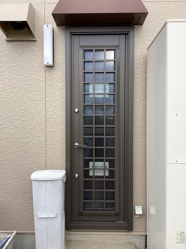 茂木トーヨー住器 宇都宮の今年も補助金を利用して玄関ドアのリニューアルの施工後の写真2