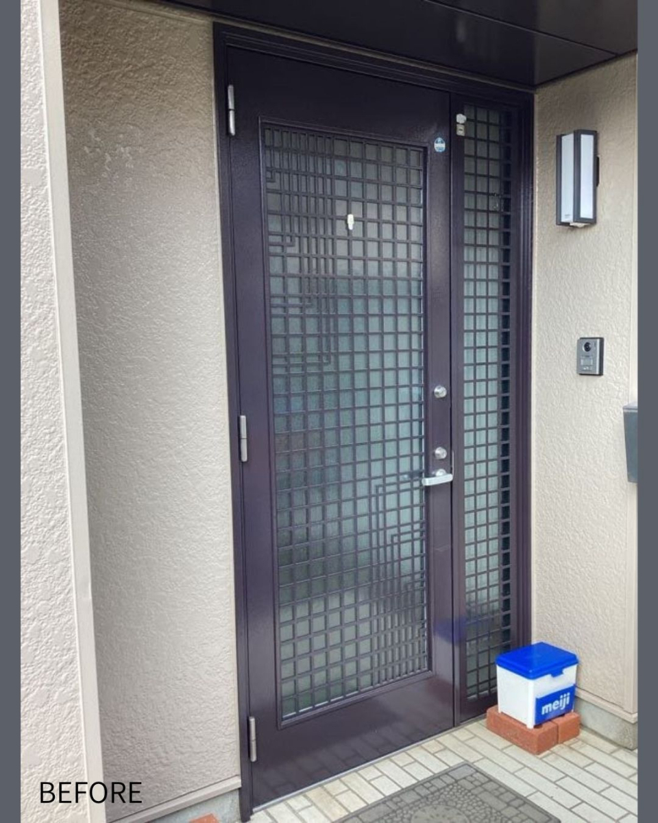 茂木トーヨー住器 宇都宮の今年も補助金を利用して玄関ドアのリニューアルの施工前の写真1