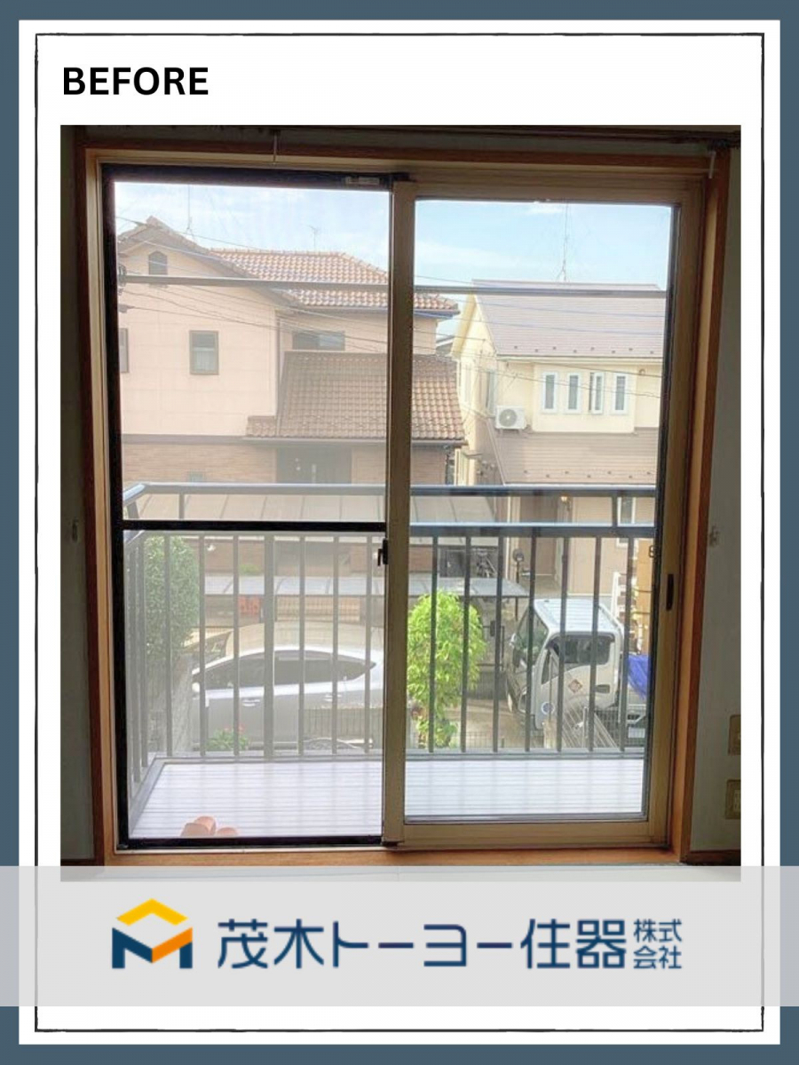 茂木トーヨー住器　宇都宮の国の補助金を活用した内窓設置に合わせてた玄関交換工事の施工前の写真1