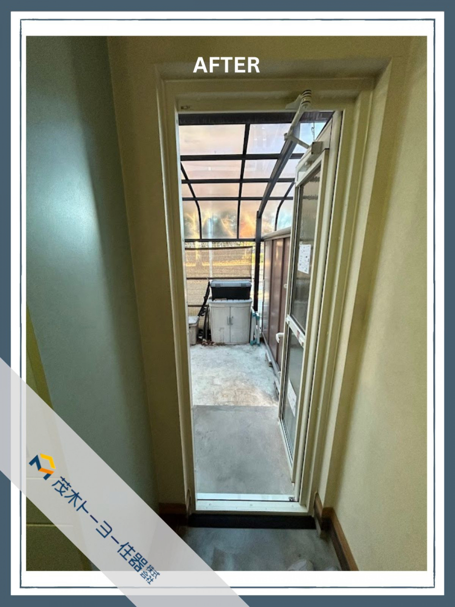 茂木トーヨー住器　宇都宮の操作不良の採風勝手口ドアのカバー工法の施工事例の施工後の写真2